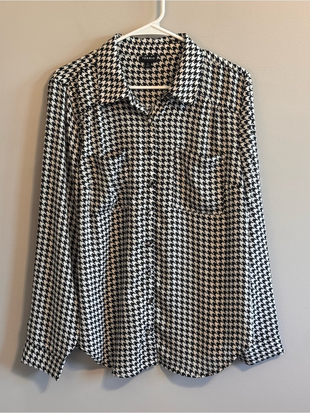 Torrid Size 0 Black White Houndstooth Button Down Tunic Blouse Plus Size Large